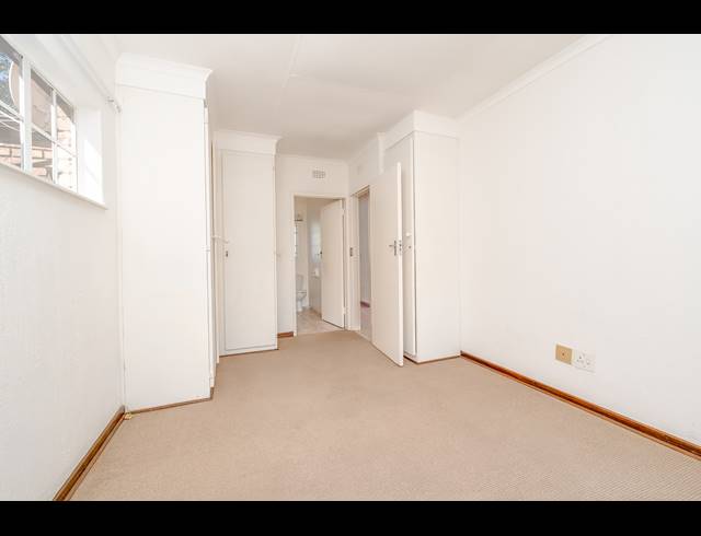 1 BEDROOM RETIREMENT UNIT FOR SALE IN BRYANSTON